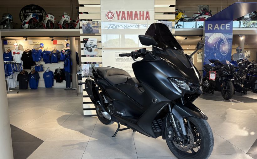 YAMAHA XP T-MAX 560 142€/MOIS* +DE 800€ D'EQUIPEMENT GTIE 12 MOIS* 1
