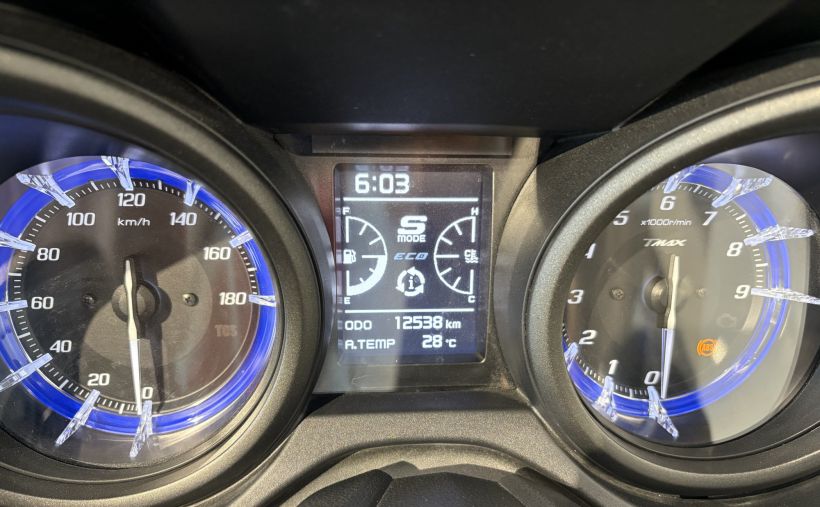 YAMAHA XP T-MAX 560 142€/MOIS* +DE 800€ D'EQUIPEMENT GTIE 12 MOIS* 5