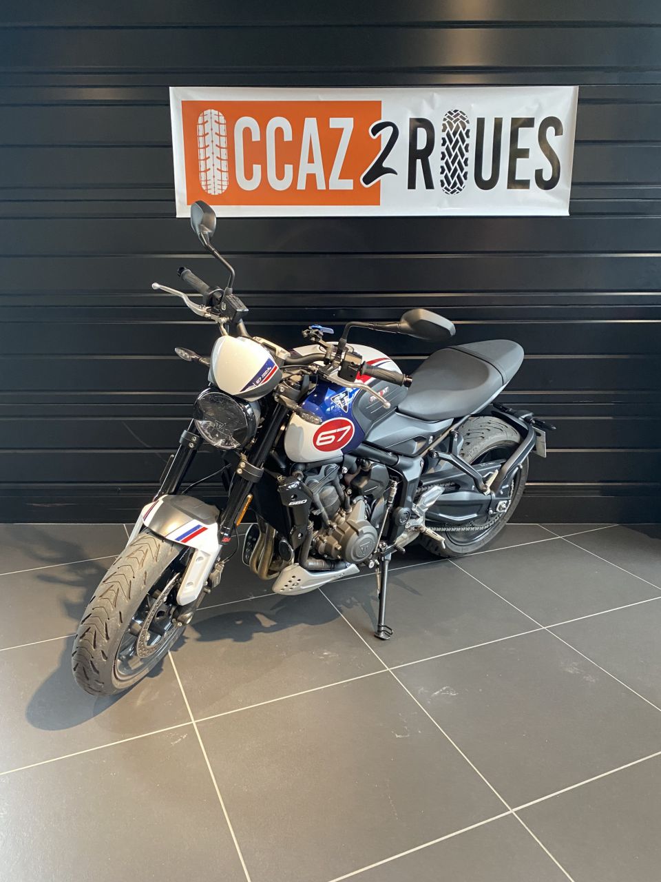 TRIUMPH TRIDENT 660 2