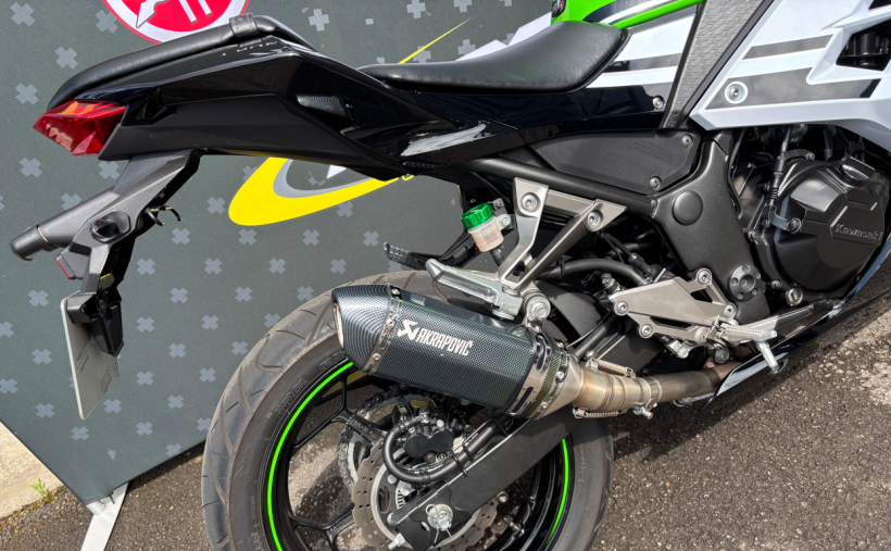 KAWASAKI NINJA 300 1