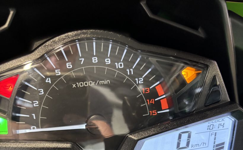 KAWASAKI NINJA 300 6