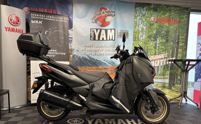 YAMAHA XMAX 300 Tech Max 0