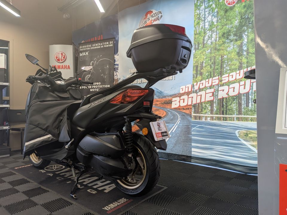 YAMAHA XMAX 300 Tech Max 7