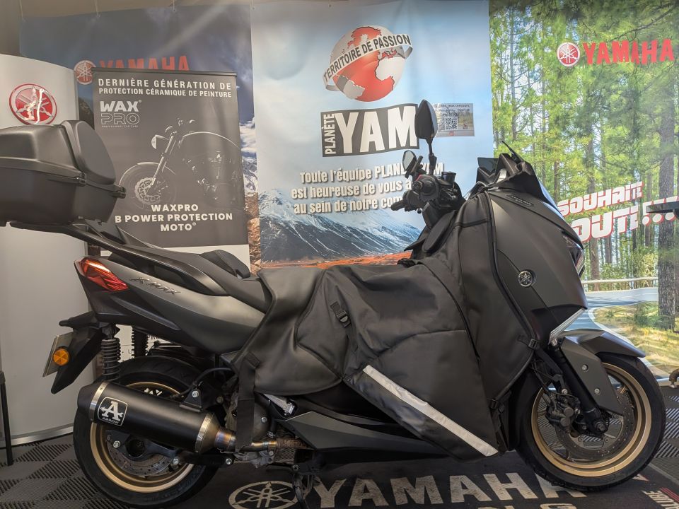 YAMAHA XMAX 300 Tech Max 0