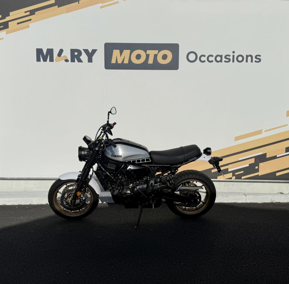 YAMAHA XSR 700 XTRIBUTE 0