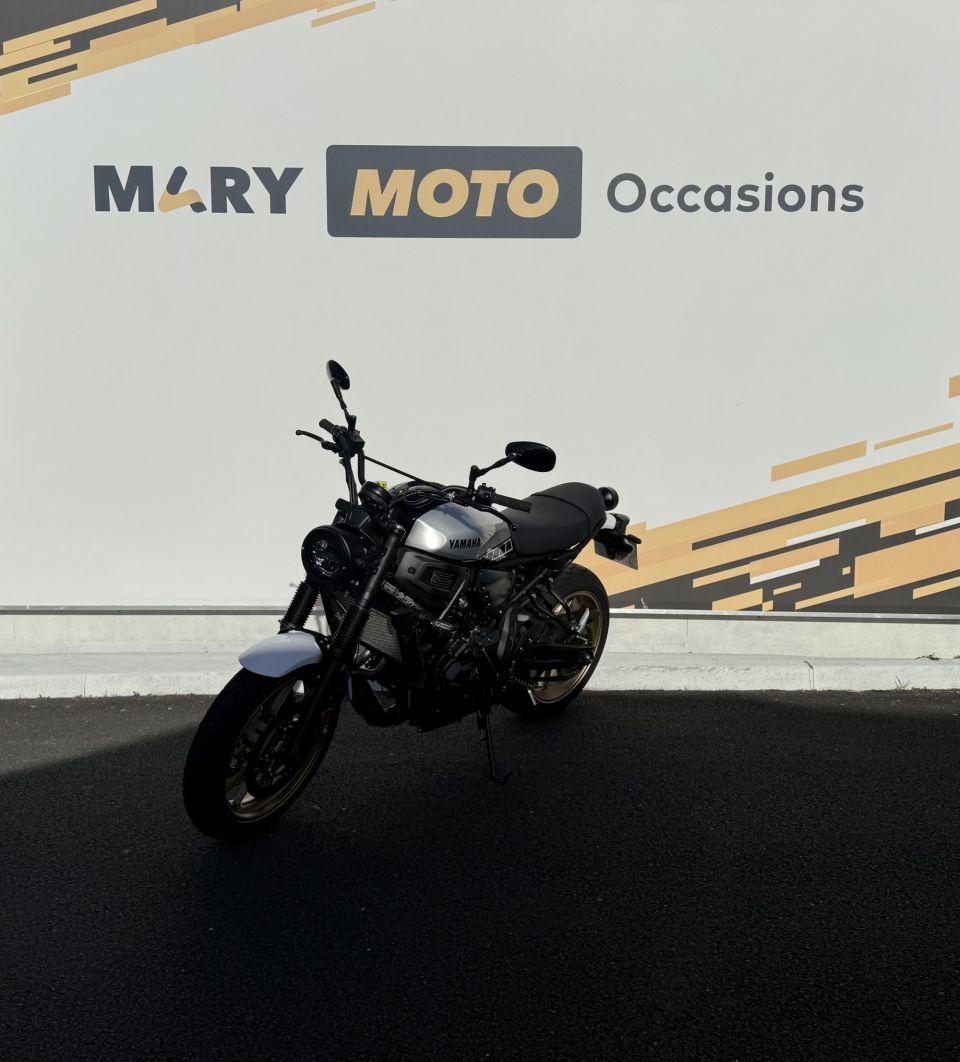 YAMAHA XSR 700 XTRIBUTE 13