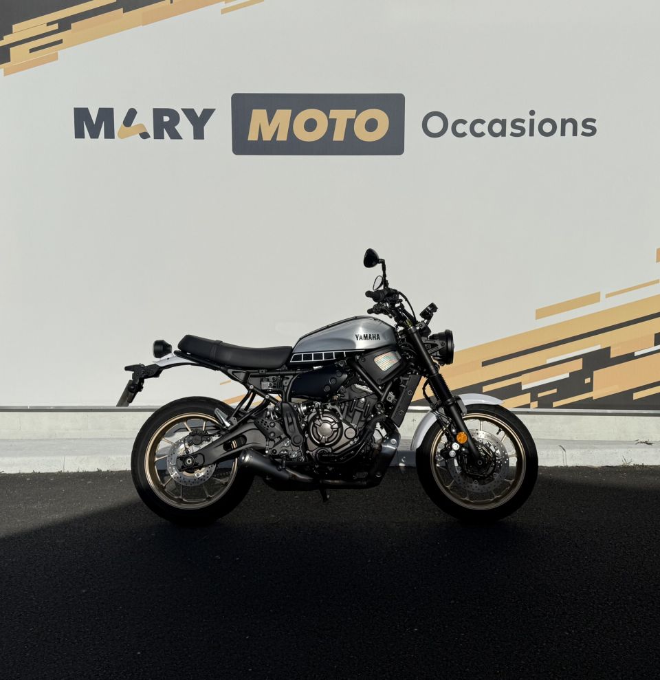 YAMAHA XSR 700 XTRIBUTE 52