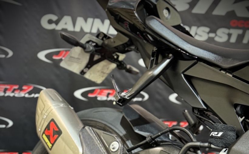 YAMAHA YZF 1000 R1 2