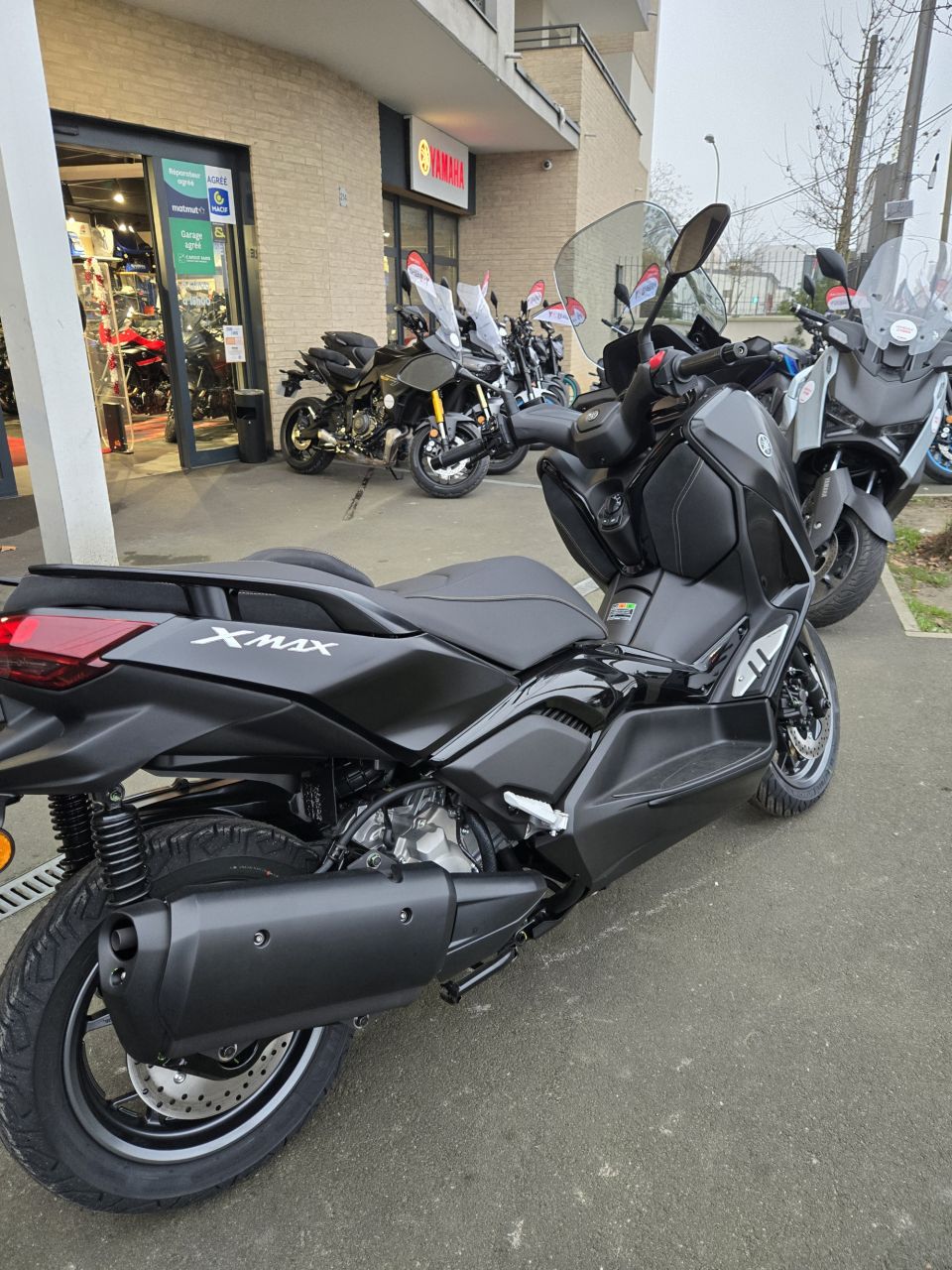YAMAHA XMAX 300 Tech Max 4