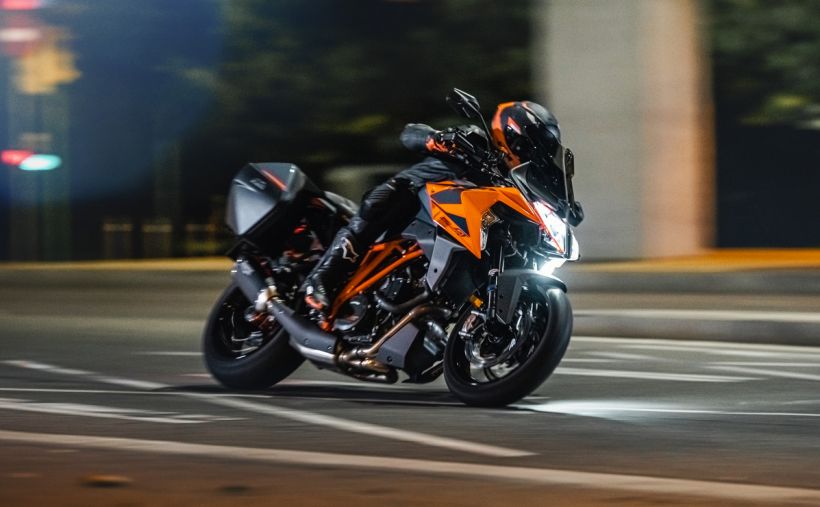KTM 1290 SUPER DUKE GT 5