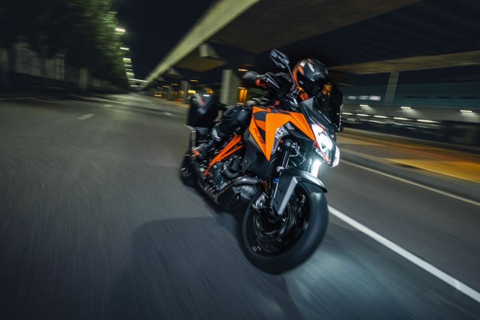 KTM 1290 SUPER DUKE GT 44