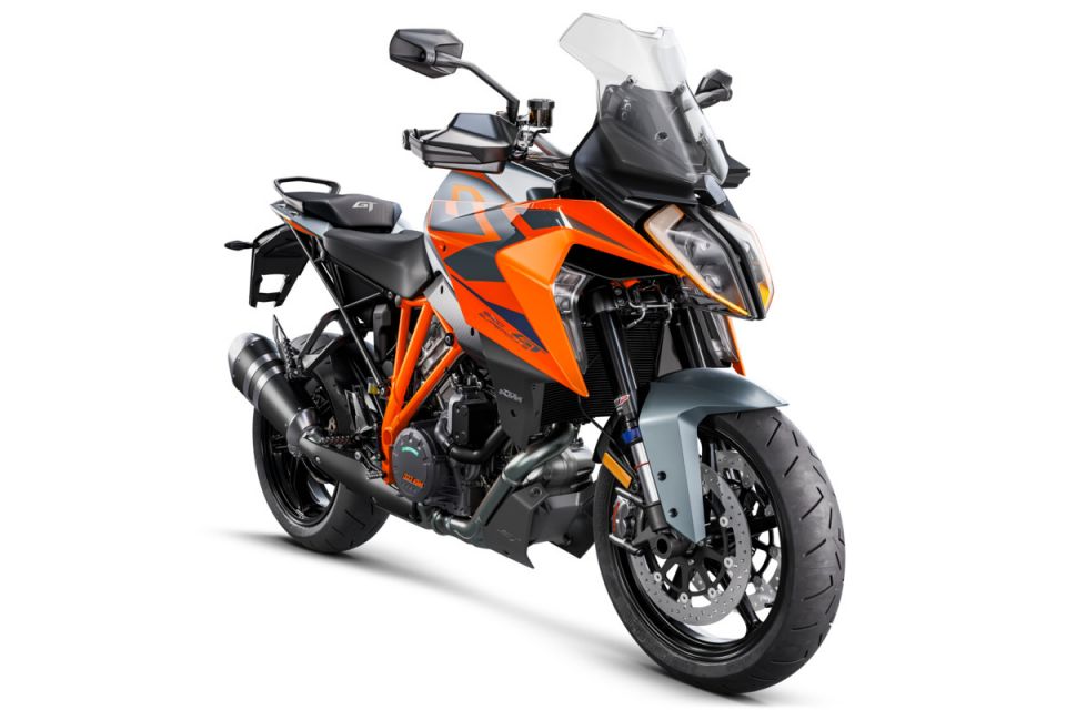 KTM 1290 SUPER DUKE GT 4