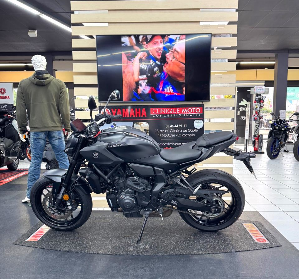 YAMAHA MT-07 Y-AMT 2