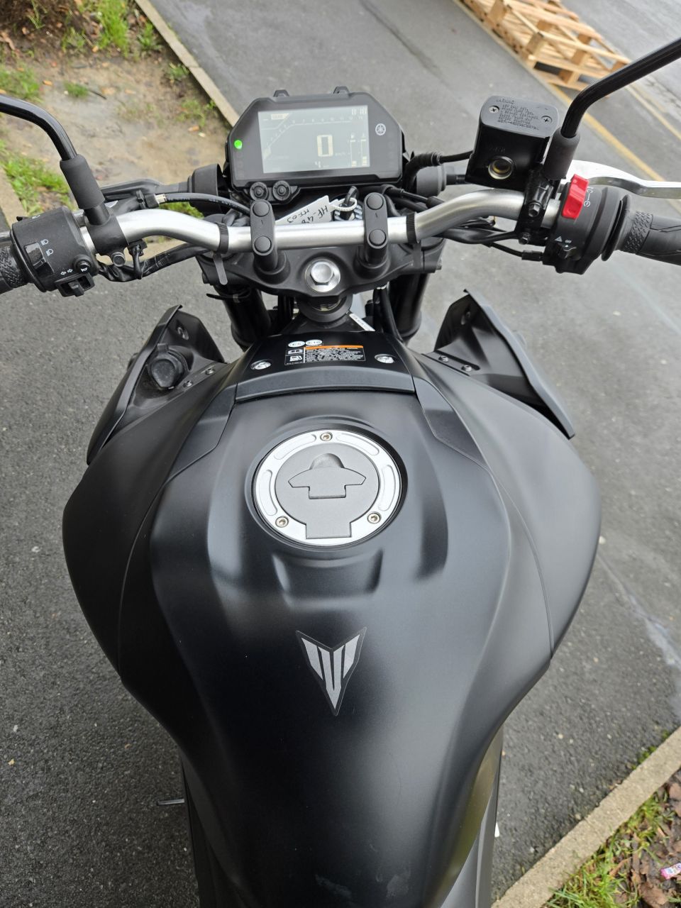 YAMAHA MT-03 2