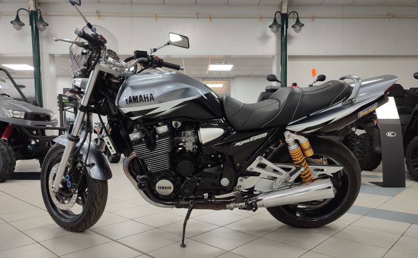 YAMAHA XJR 1300 SP 12