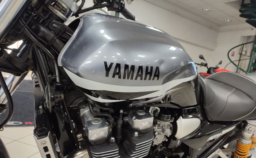 YAMAHA XJR 1300 SP 36