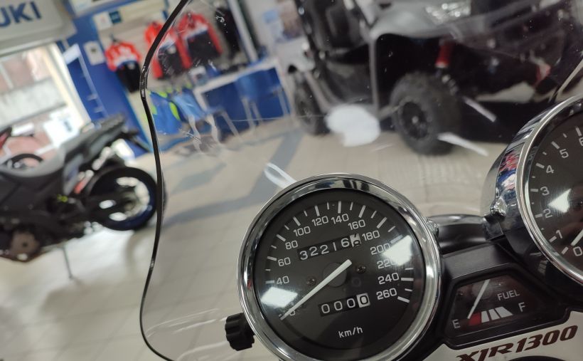 YAMAHA XJR 1300 SP 48