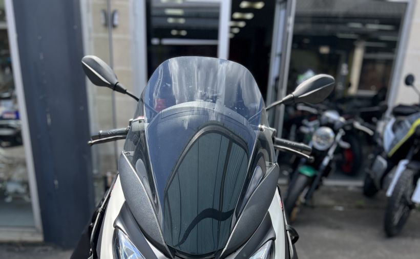 PIAGGIO MP3 300 HPE ABS ASR 2