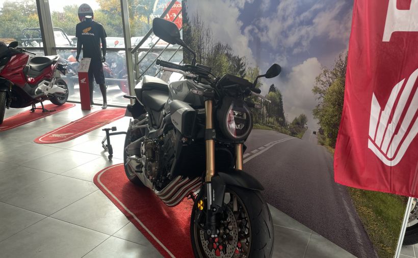 HONDA CB650R Neo Sports Café 8