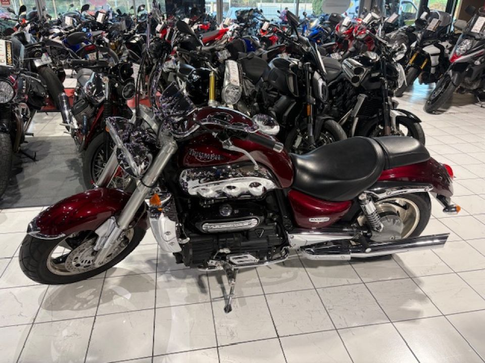 TRIUMPH Rocket III 1