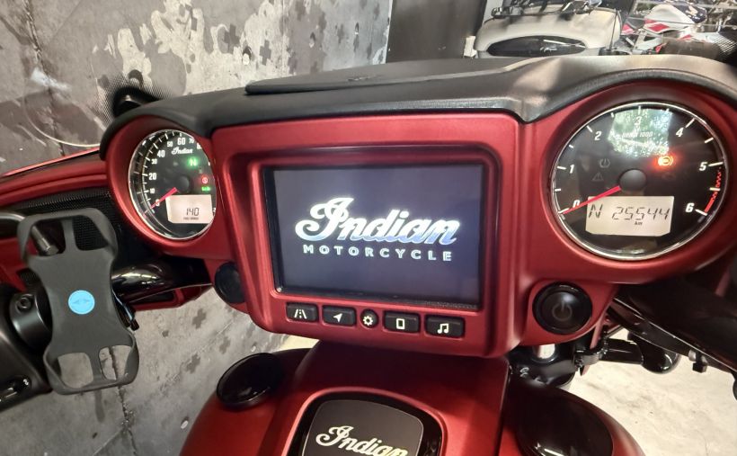 INDIAN CHIEFTAIN DARK HORSE 1900 3