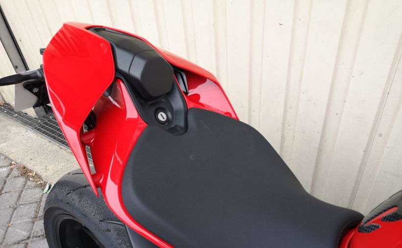 DUCATI STREETFIGHTER V4S 12