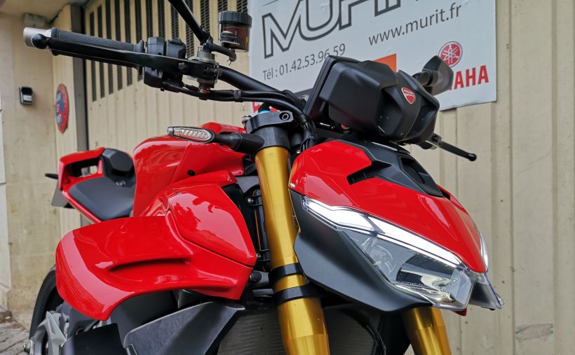 DUCATI STREETFIGHTER V4S 8