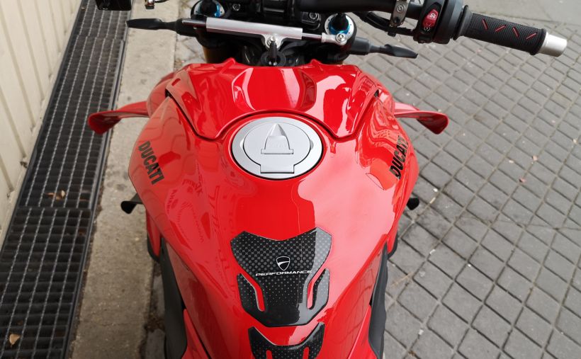 DUCATI STREETFIGHTER V4S 40