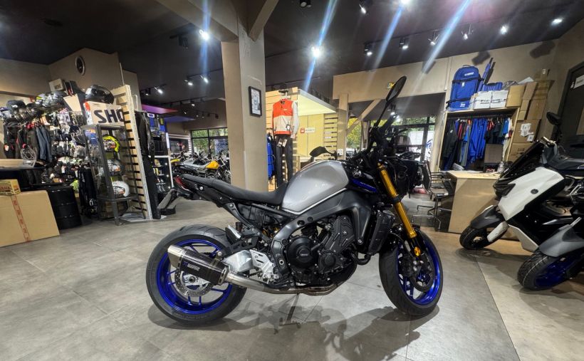 YAMAHA MT-09 SP 1