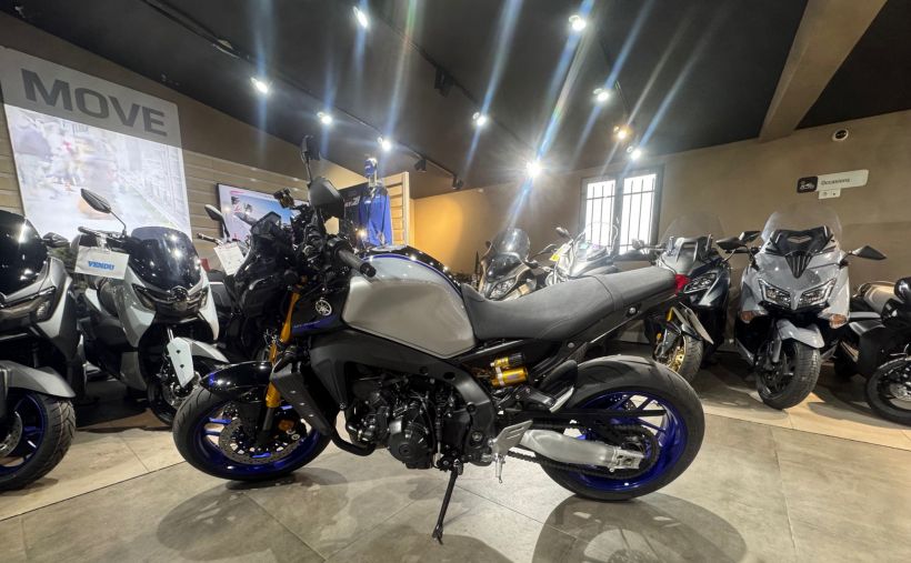 YAMAHA MT-09 SP 3
