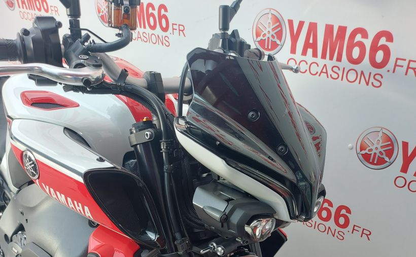 YAMAHA MT-10 EDITION 60ème ANNIVERSAIRE 5