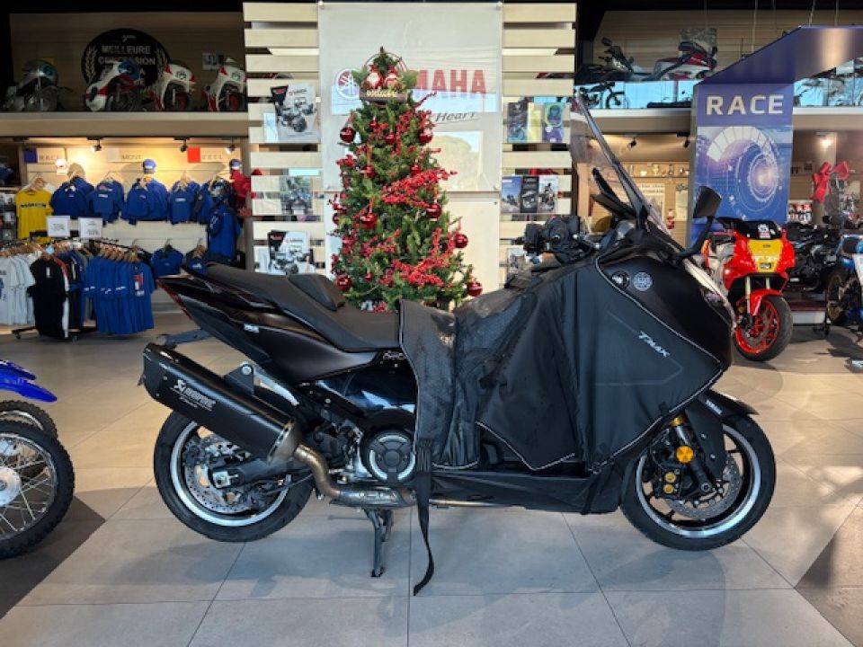 YAMAHA XP T-MAX 560 TECH MAX 2025 DE DIRECTION 257€/MOIS* +DE 3500€ D'EQUIPEMENT  GARANTIE CONSTRUCTEUR 09/2030 0