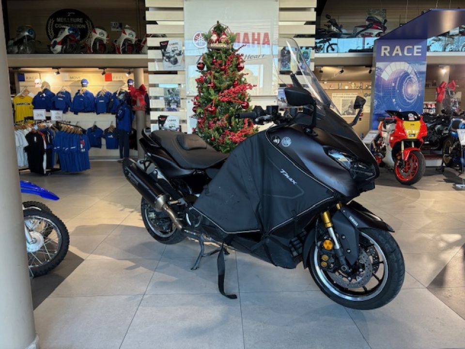 YAMAHA XP T-MAX 560 TECH MAX 2025 DE DIRECTION 257€/MOIS* +DE 3500€ D'EQUIPEMENT  GARANTIE CONSTRUCTEUR 09/2030 1