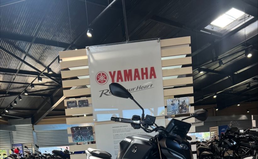 YAMAHA MT-07 Y-AMT 4