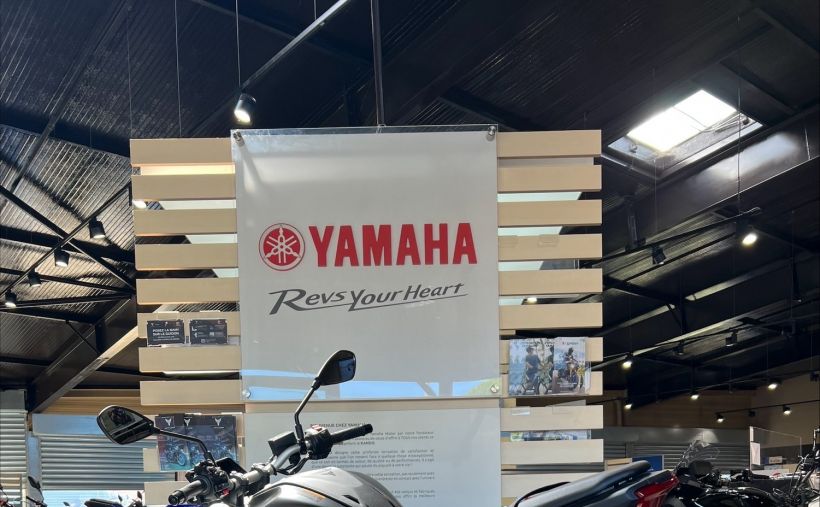 YAMAHA MT-07 Y-AMT 3