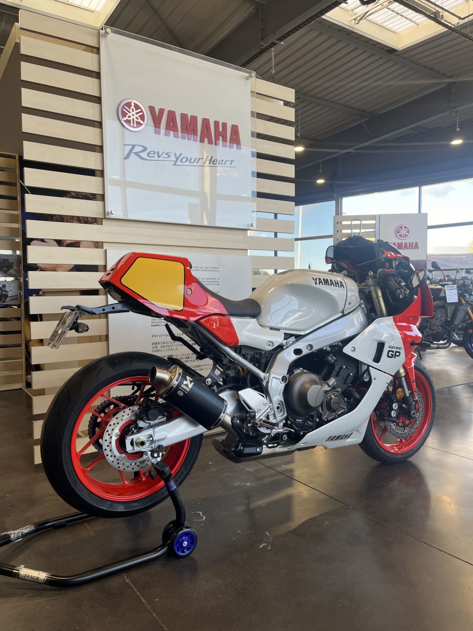 YAMAHA XSR 900 GP 6