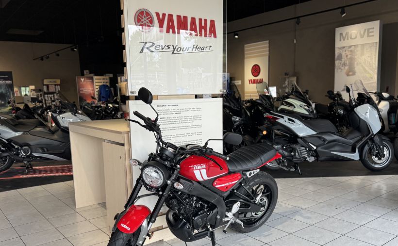 YAMAHA XSR 125 4
