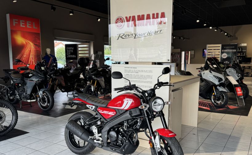 YAMAHA XSR 125 2