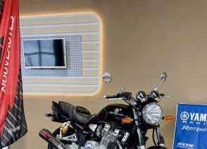 YAMAHA XJR 1300 - 2004