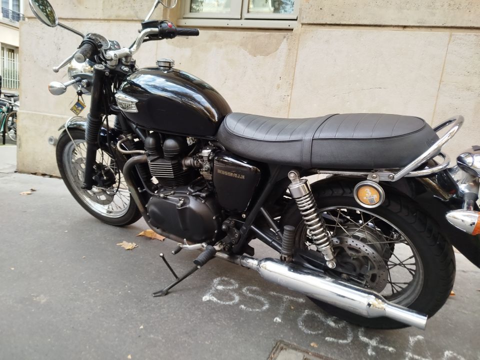 TRIUMPH BONNEVILLE 865 T100 1