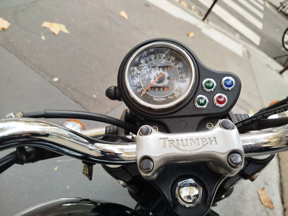 TRIUMPH BONNEVILLE 865 T100 2