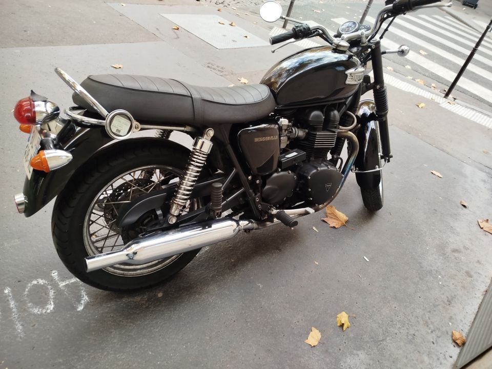 TRIUMPH BONNEVILLE 865 T100 3