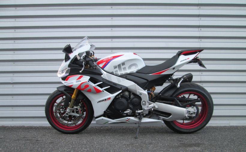 APRILIA RSV4 1100 FACTORY 3