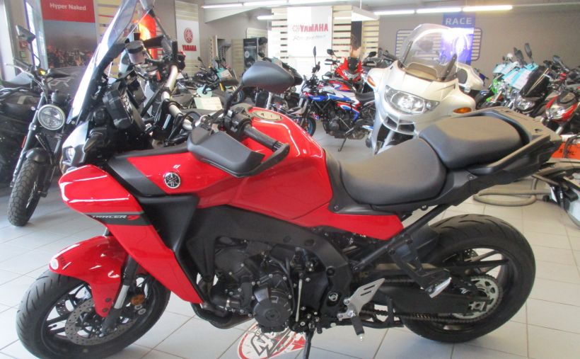 YAMAHA TRACER 9 0