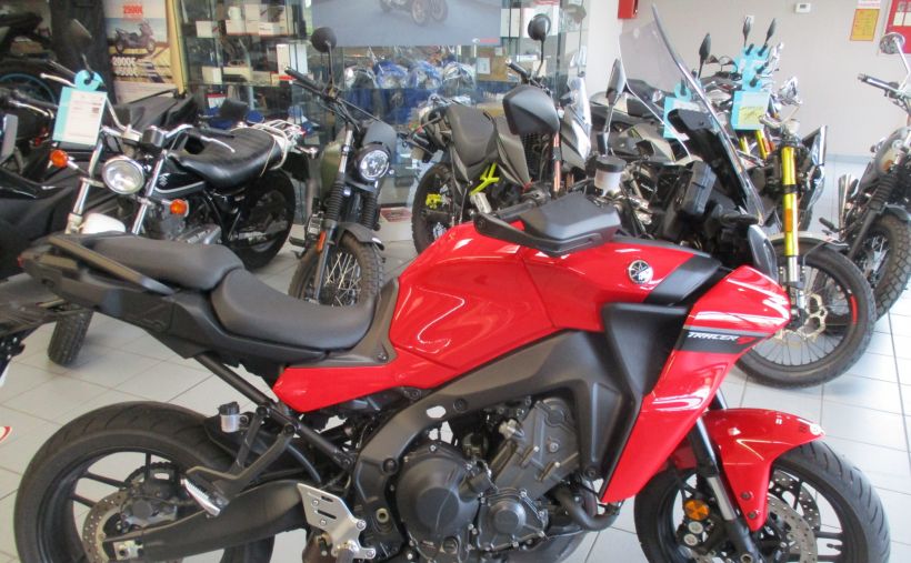 YAMAHA TRACER 9 2