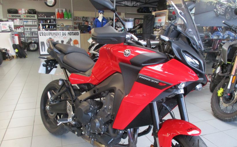 YAMAHA TRACER 9 3