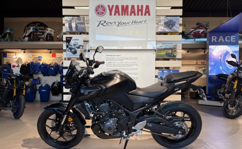 YAMAHA MT-03 2025 MIDNIGHT BLACK DE DIRECTION 91€/MOIS* GTIE 5 ANS 4