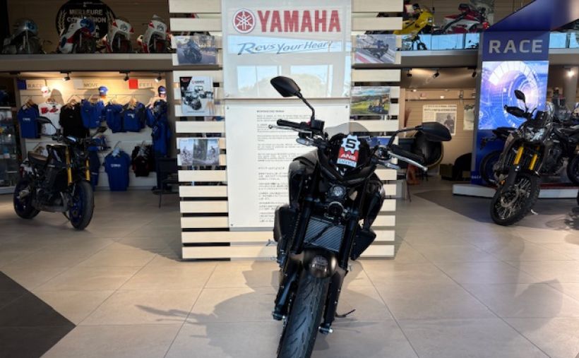 YAMAHA MT-03 2025 MIDNIGHT BLACK DE DIRECTION 91€/MOIS* GTIE 5 ANS 2