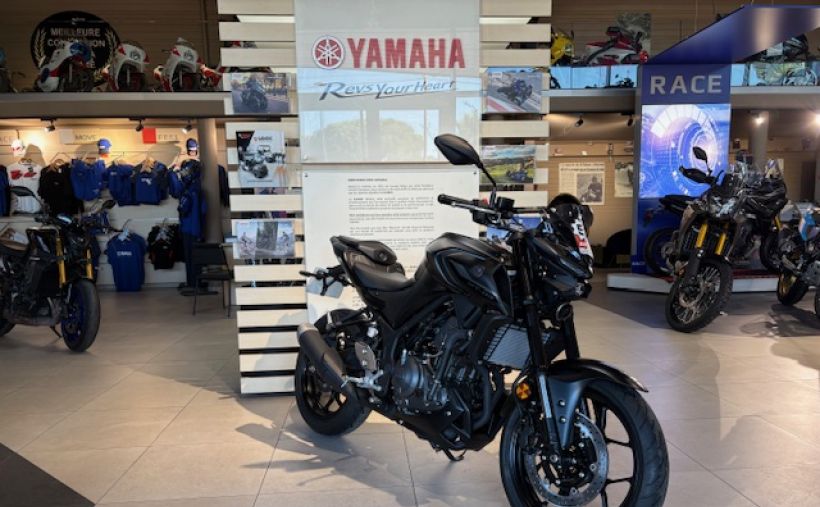 YAMAHA MT-03 2025 MIDNIGHT BLACK DE DIRECTION 91€/MOIS* GTIE 5 ANS 1