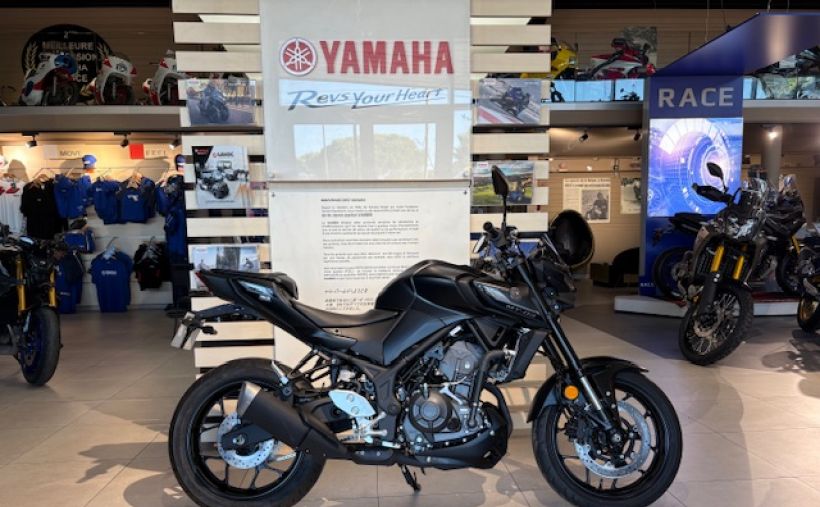 YAMAHA MT-03 2025 MIDNIGHT BLACK DE DIRECTION 91€/MOIS* GTIE 5 ANS 0